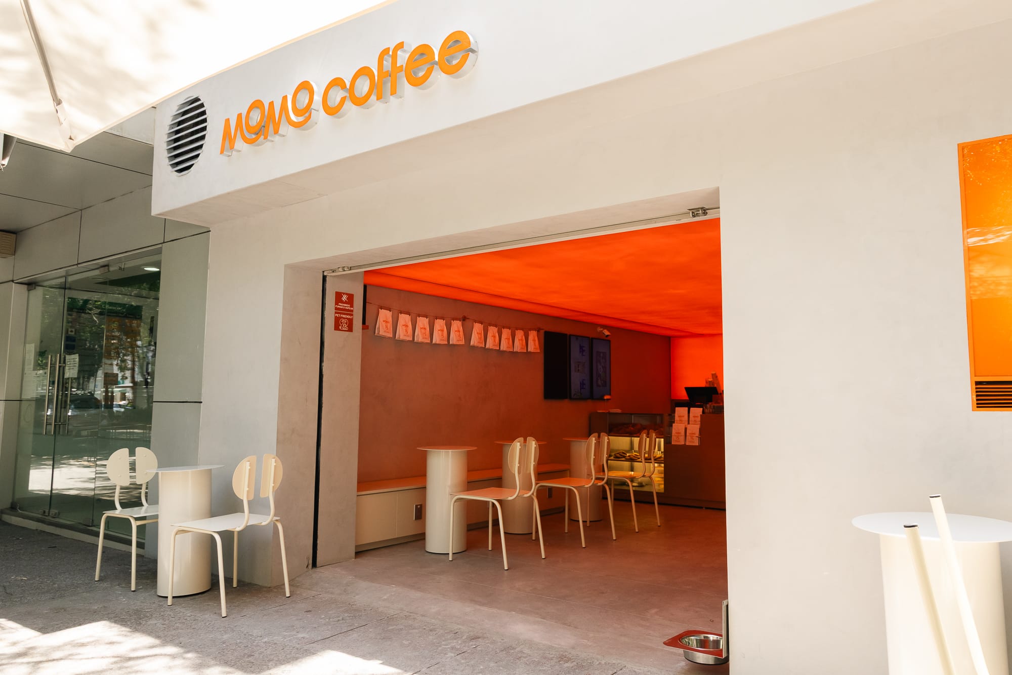 Fachada de MOMO Coffee Condesa en Cuernavaca 124, Condesa